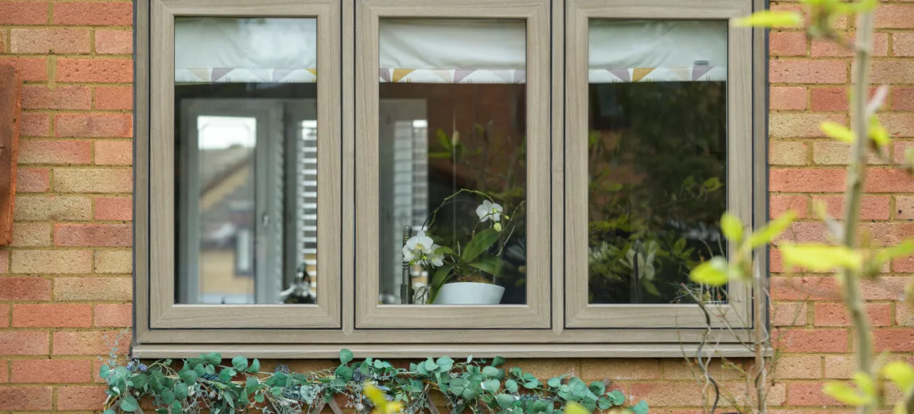 Flush sash window