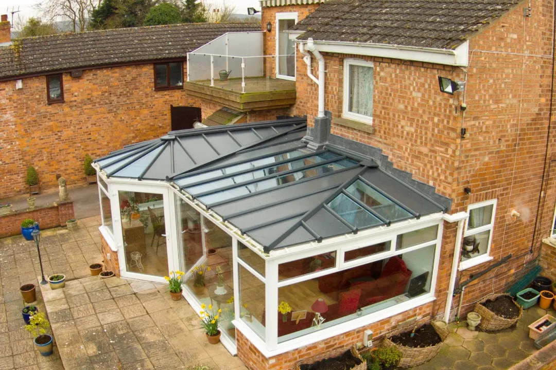 P-shaped Livinroof extension